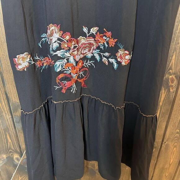 Ostora Floral Embroirdered Maxi Dress - Picture 3 of 6